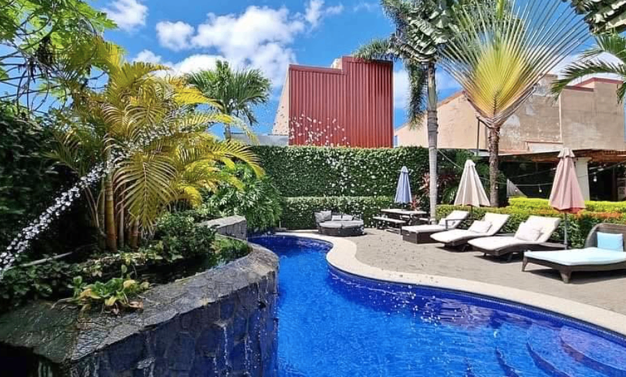 Casa de vacaciones con piscina privada 6 habitaciones – Jacó CR