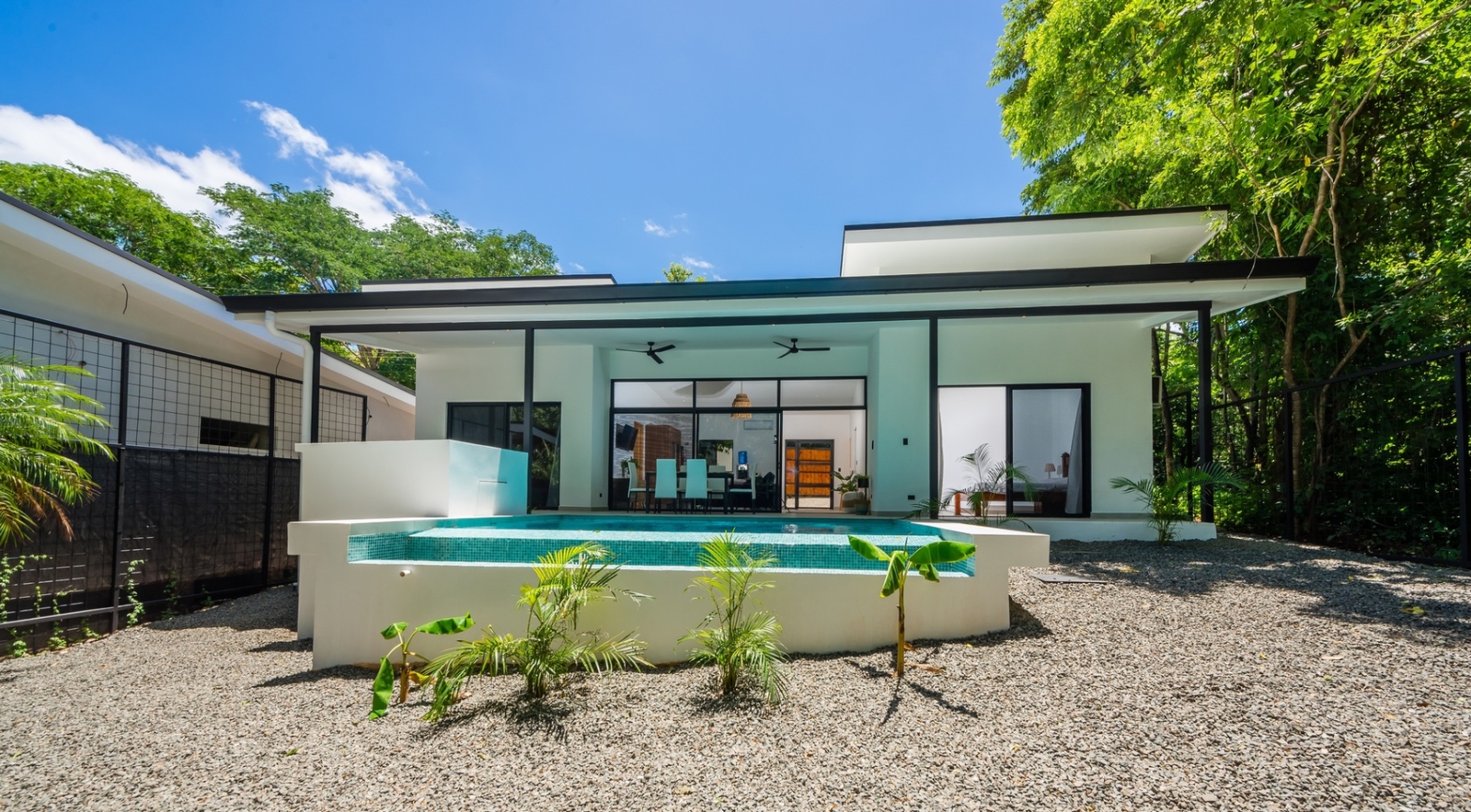 Casa Nueva con Piscina y Estilo Boho en Santa Rosa, a Min. de la playa