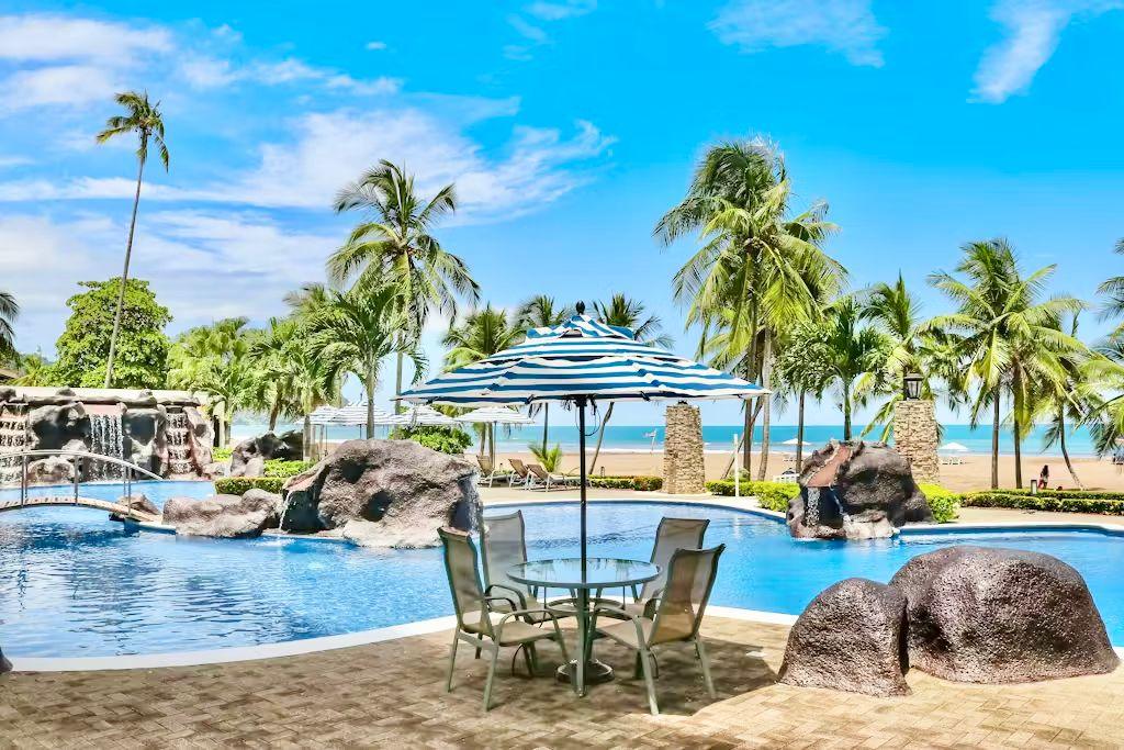 Beachfront Condo in Jacó Paradise