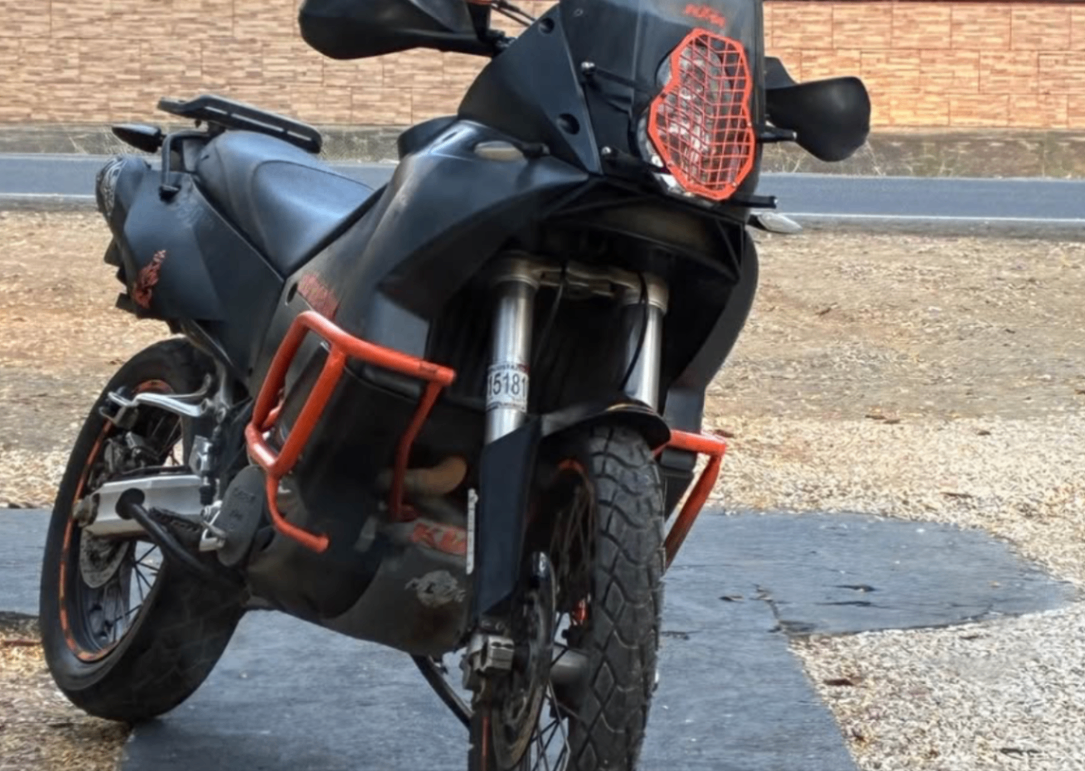 KTM 990 en Venta o Cambio – Excelente Estado, Moto Premium - Tamarindo