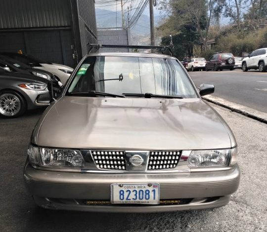 Nissan Sentra B13 1994 en Venta – Económico, Manual - Tamarindo