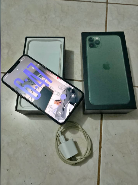 iPhone 11 Pro Max gris en venta – excelente estado – Jacó Costa Rica
