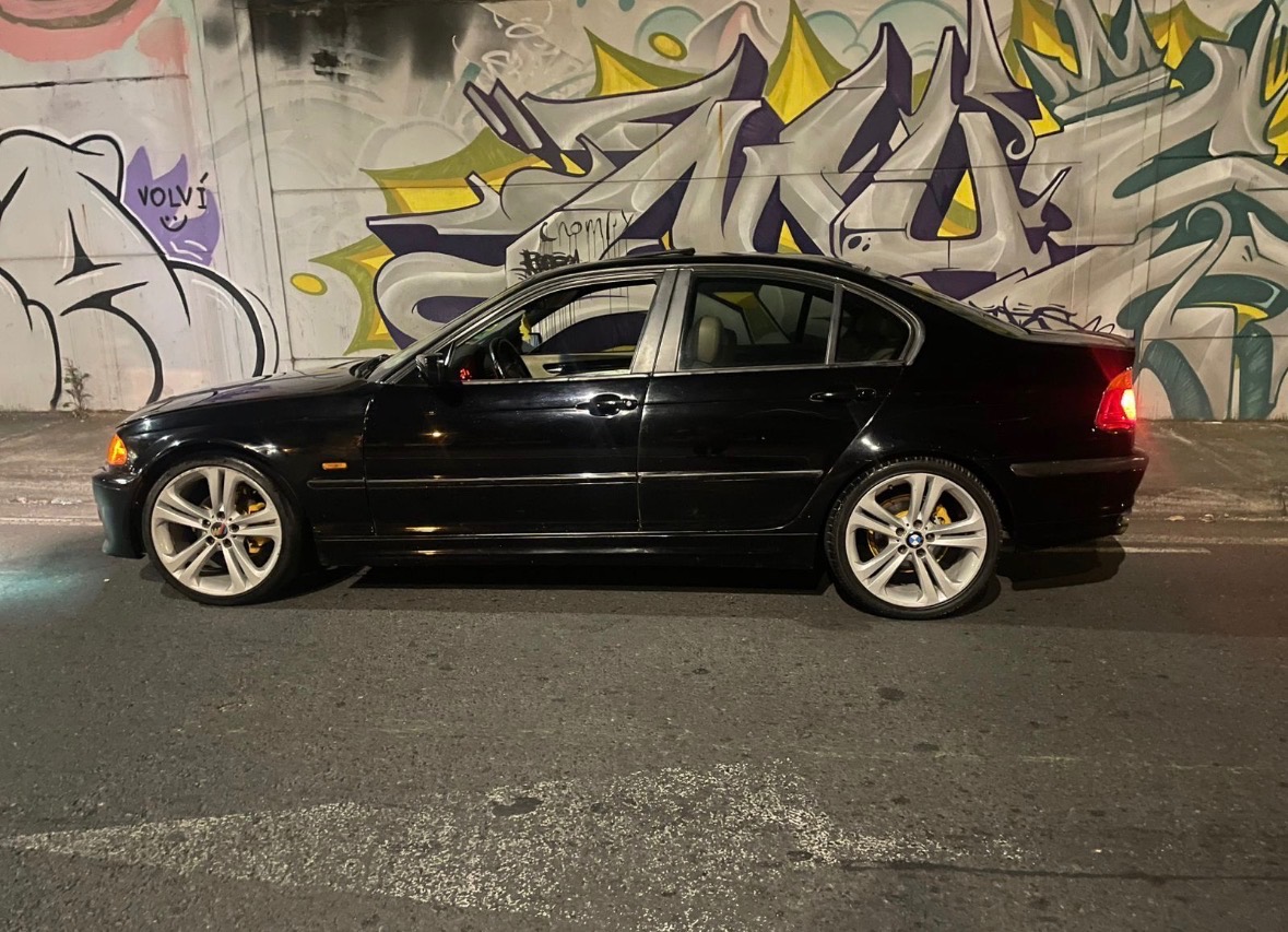 BMW E46 AÑO 2000 