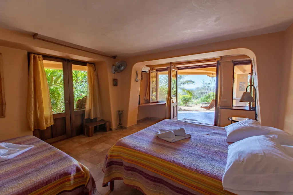 Family room Nosara Costa Rica 4 guests garden view alojamiento