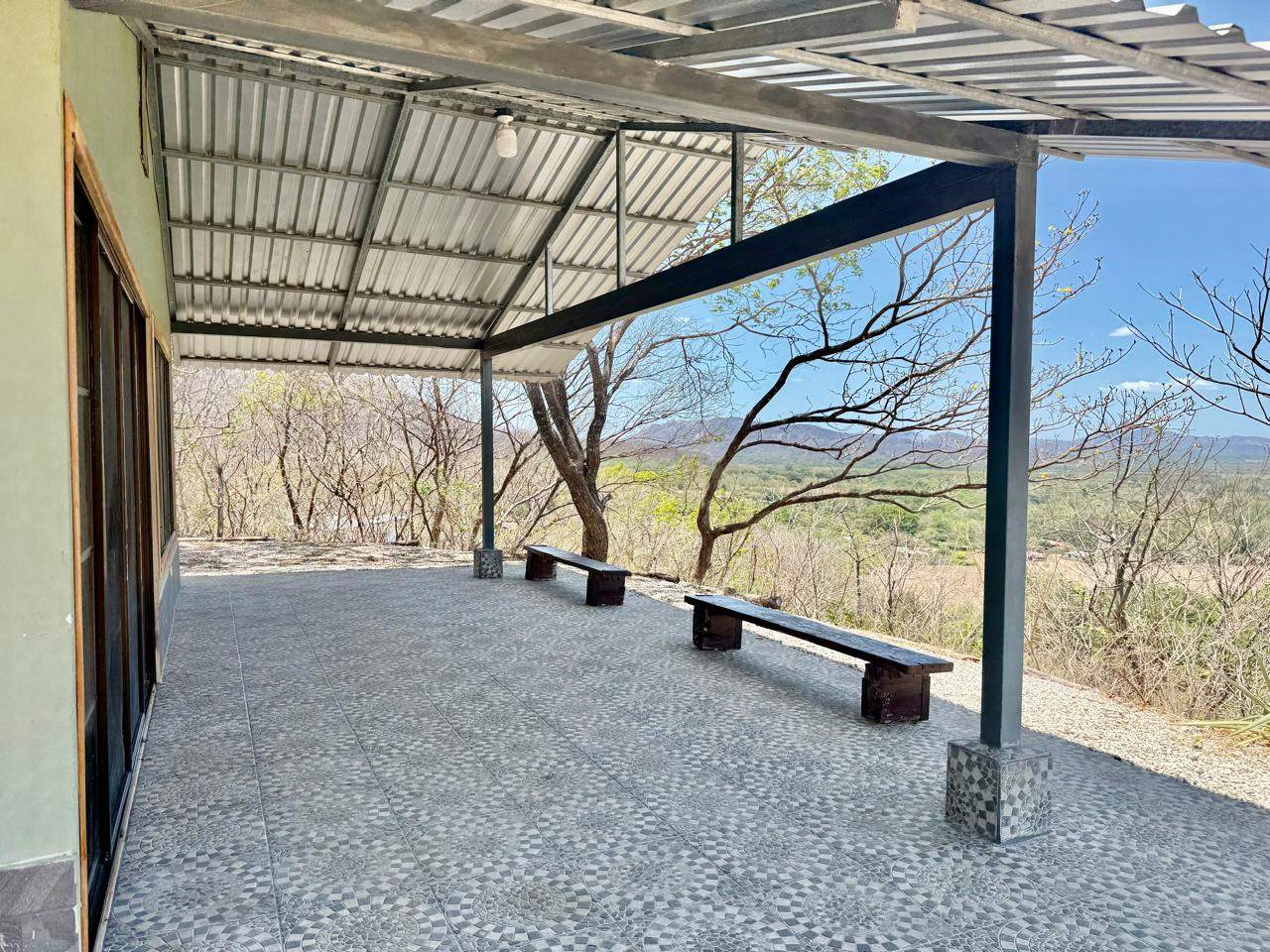 Propiedad con vistas panorámicas y amplia casa cerca de Tamarindo