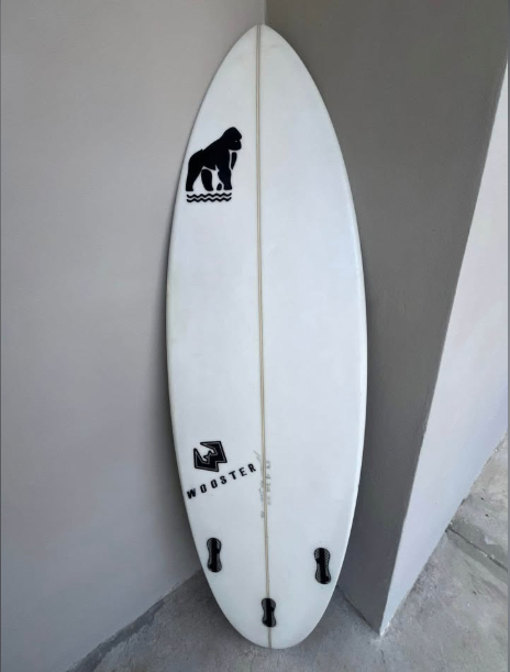 Tabla de surf Wooster 5’4 shortboard – buen estado – Jacó Costa Rica
