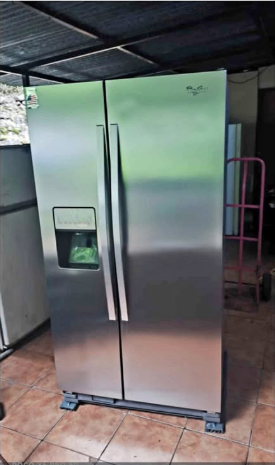 Refrigerador Whirlpool Doble Puerta en Jacó Costa Rica