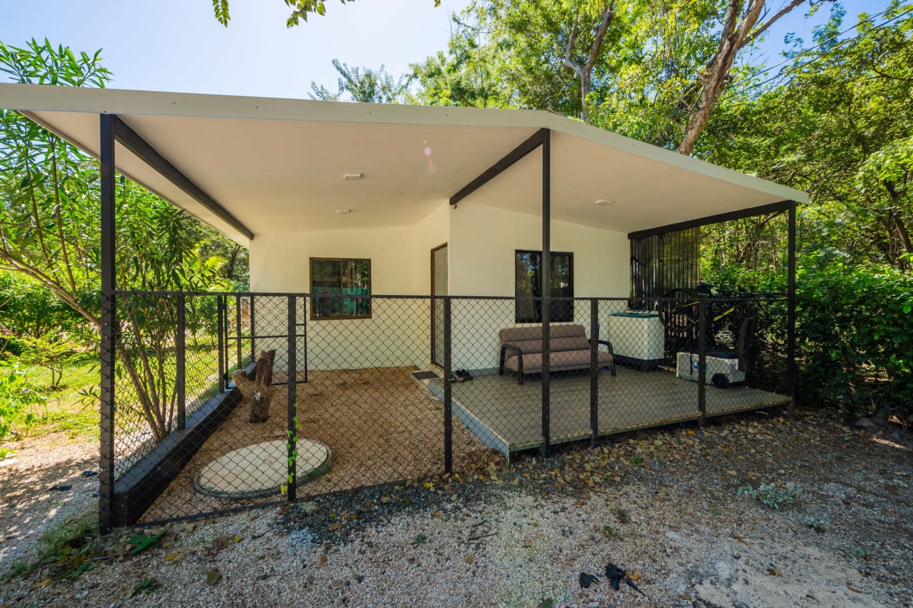 3 Casas en Huacas con Gran Terreno e Ingreso de Alquiler