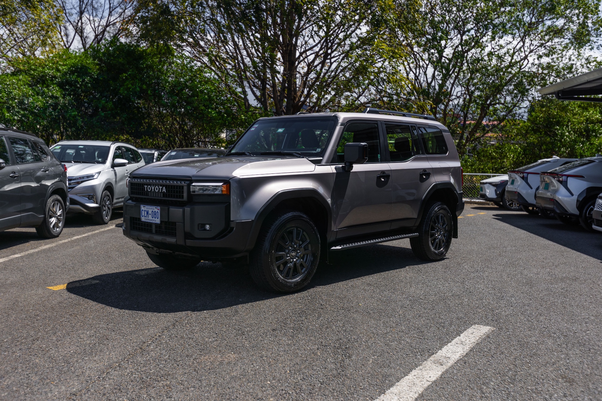 Premium SUV Rental in Costa Rica | Automatic 7 Passengers