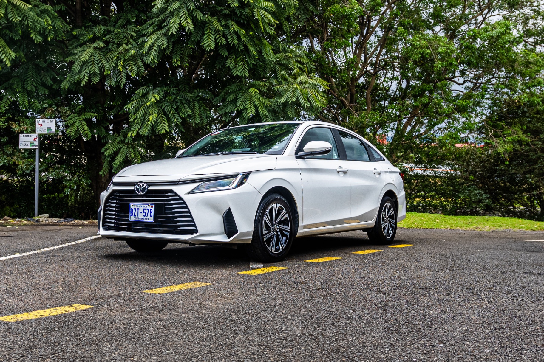 Automatic Compact Sedan Rental in Costa Rica | 5 Passengers