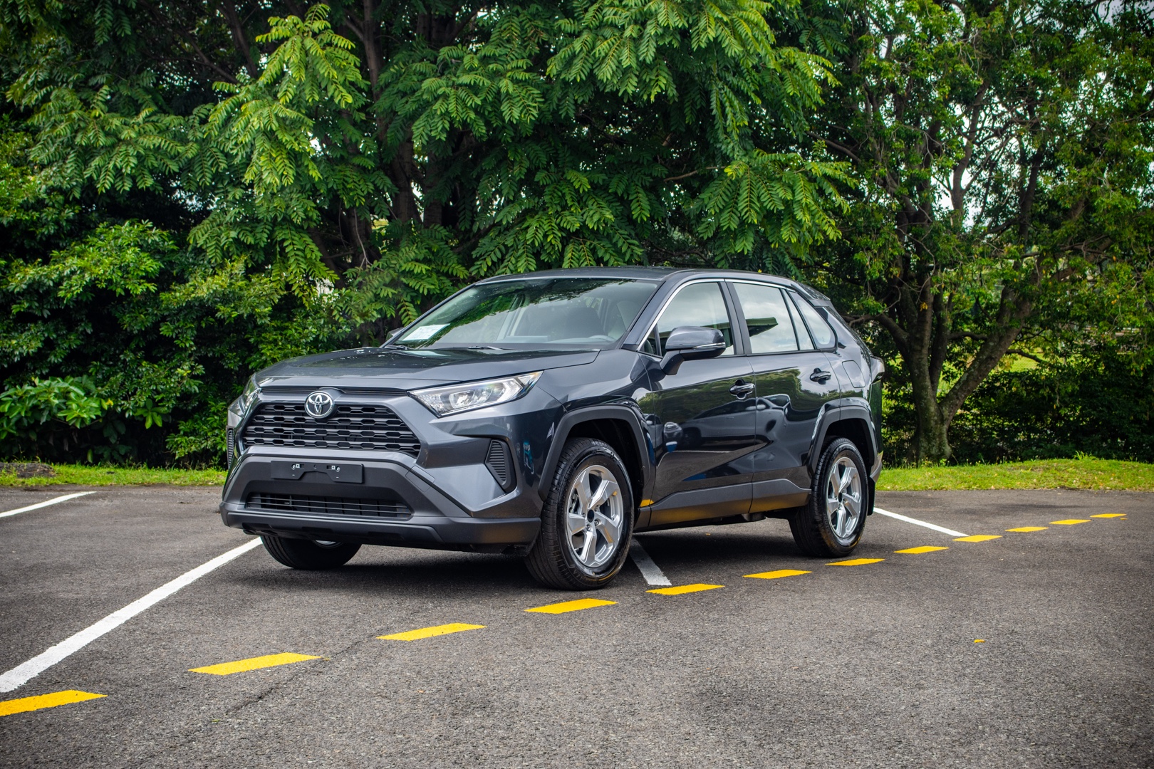 Standard SUV Rental in Costa Rica | Automatic 5 Passengers