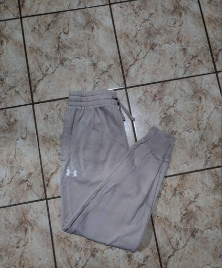 Buzo Under Armour talla M como nuevo – Jacó Costa Rica
