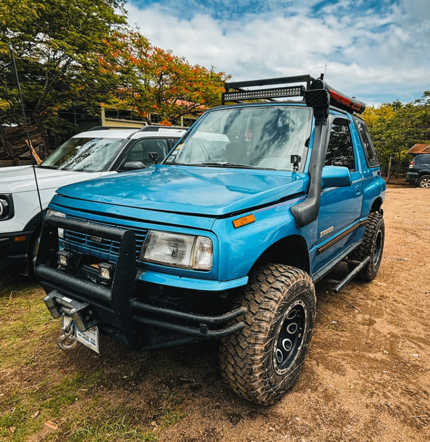 Se vende vehículo 4x4 año 1990 – Tamarindo
