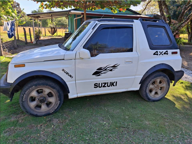 Suzuki Tracker 4x4 en venta Cóbano Costa Rica | Carro económico y listo para circular
