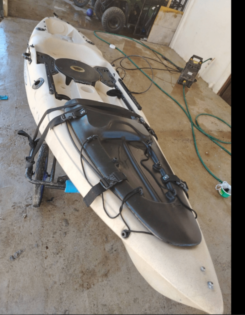 🚣‍♂️ Kayak individual en venta – equipado para pesca - Tamarindo