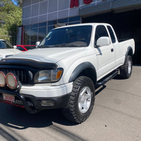Hermosa Toyota Tacoma 2004 4x4 – Transmisión Manual - Tamarindo