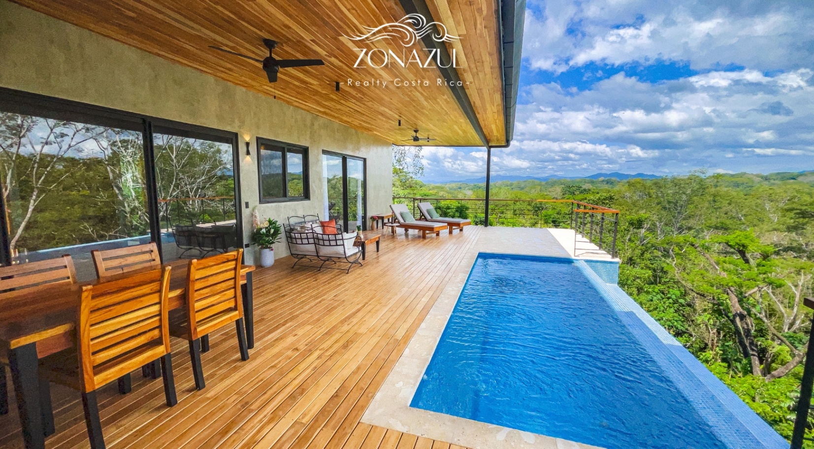 Casa de 3 Dormitorios con Lindas Vistas 2 Minutos de Playa Manzanillo