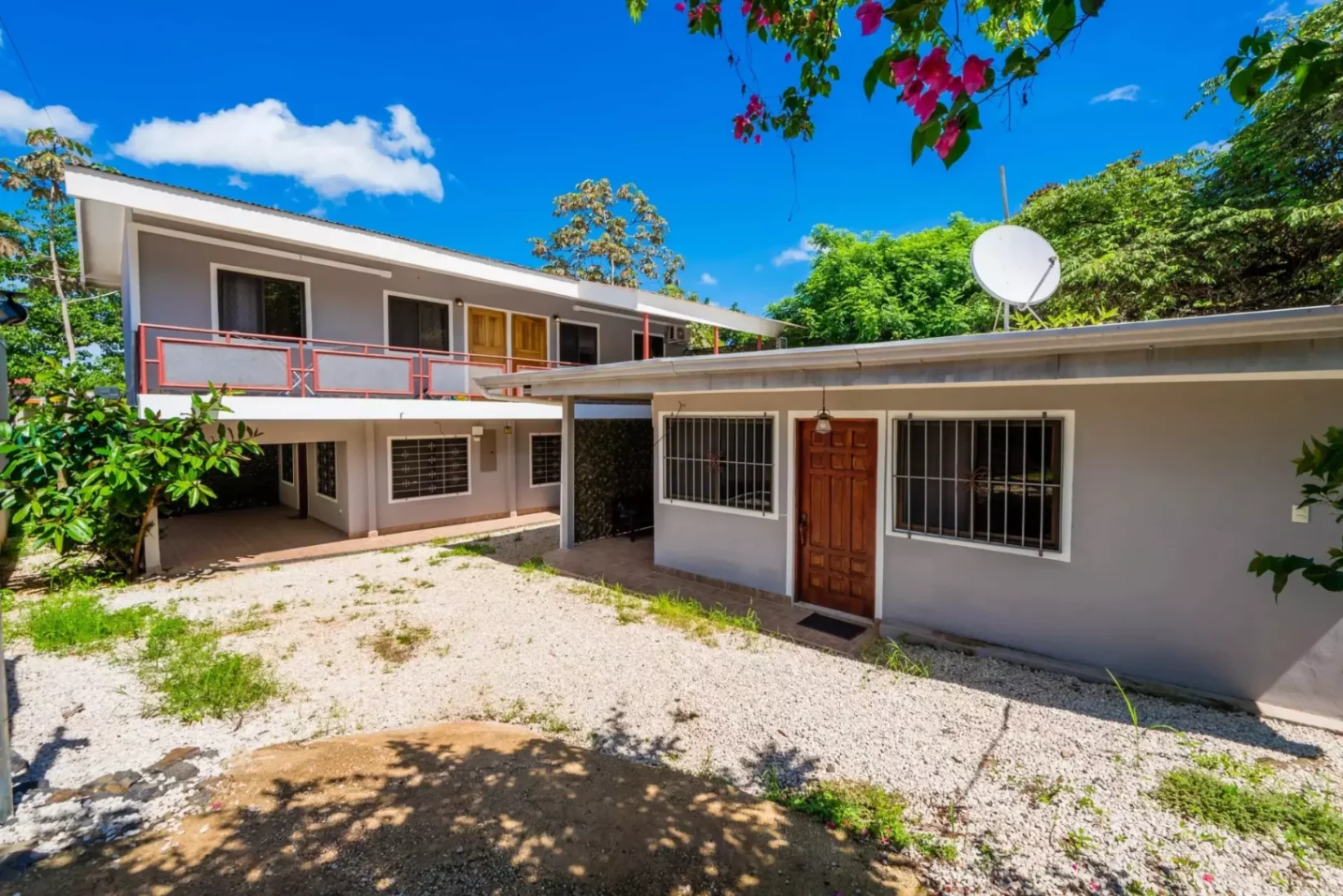 Inversión con 4 Apartamentos en Huacas, Guanacaste