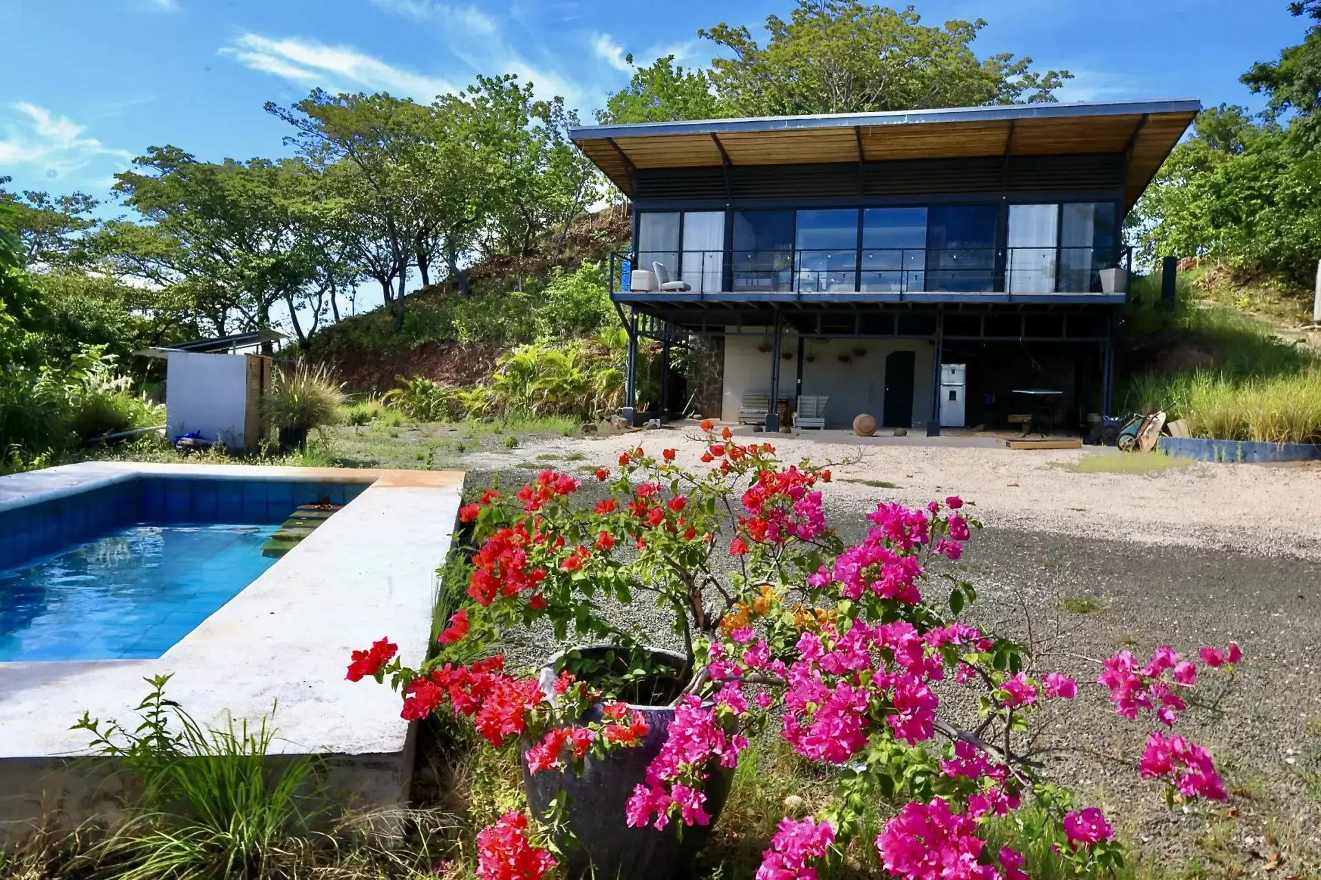 Casa con Piscina y Vistas Panorámicas a las Montañas de Tamarindo