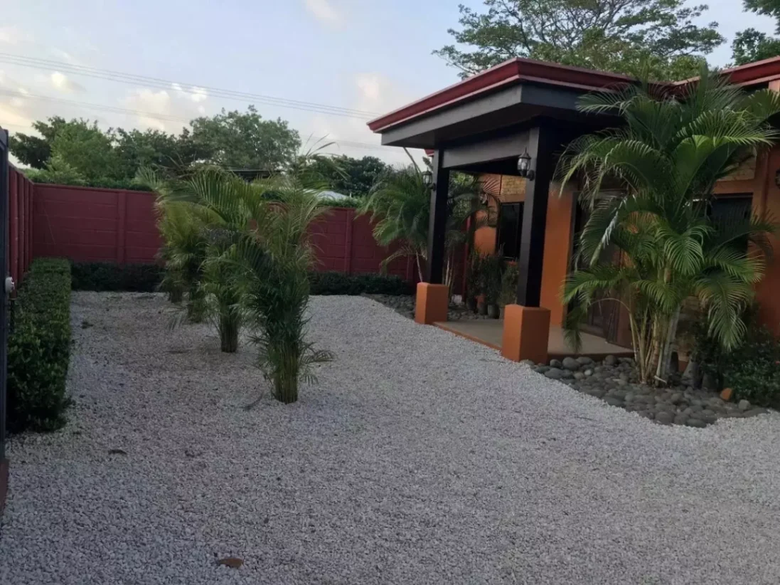Beautiful 2-Bedroom Home in El Llano | Close to Beaches, Shops & Every