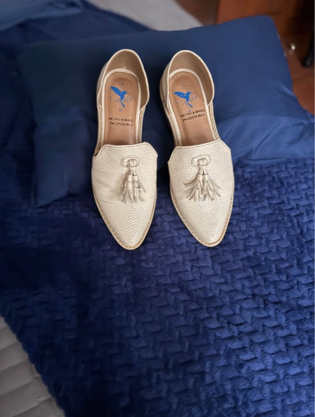 Vestidos elegantes + zapatillas talla 37 – como nuevos – Jacó CR