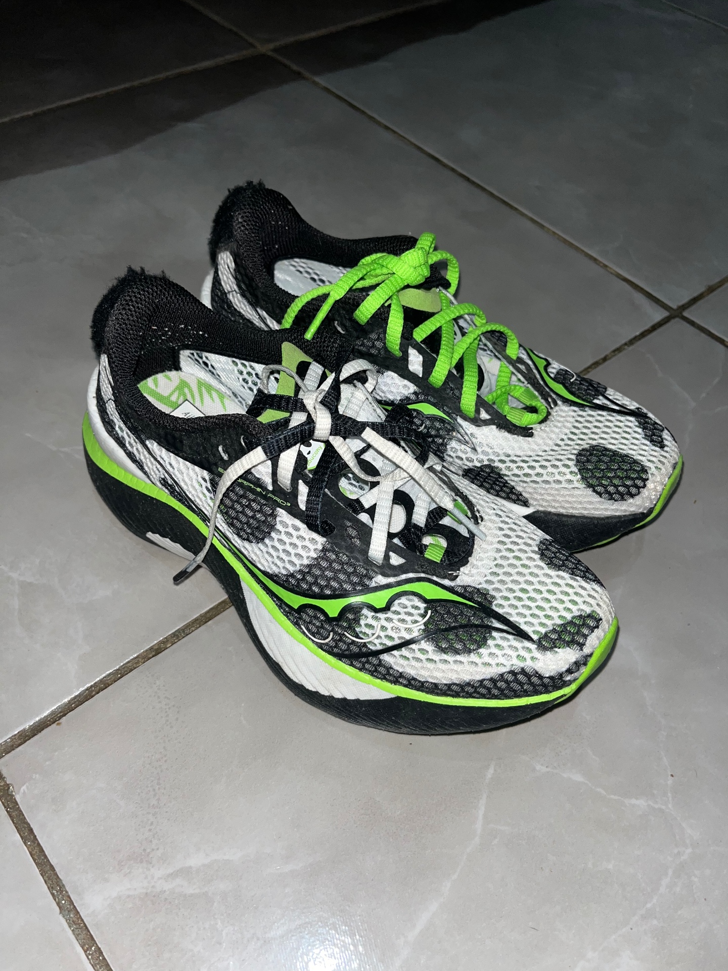 Saucony Endorphin Pro 3 (Placa de Carbono) - Originales