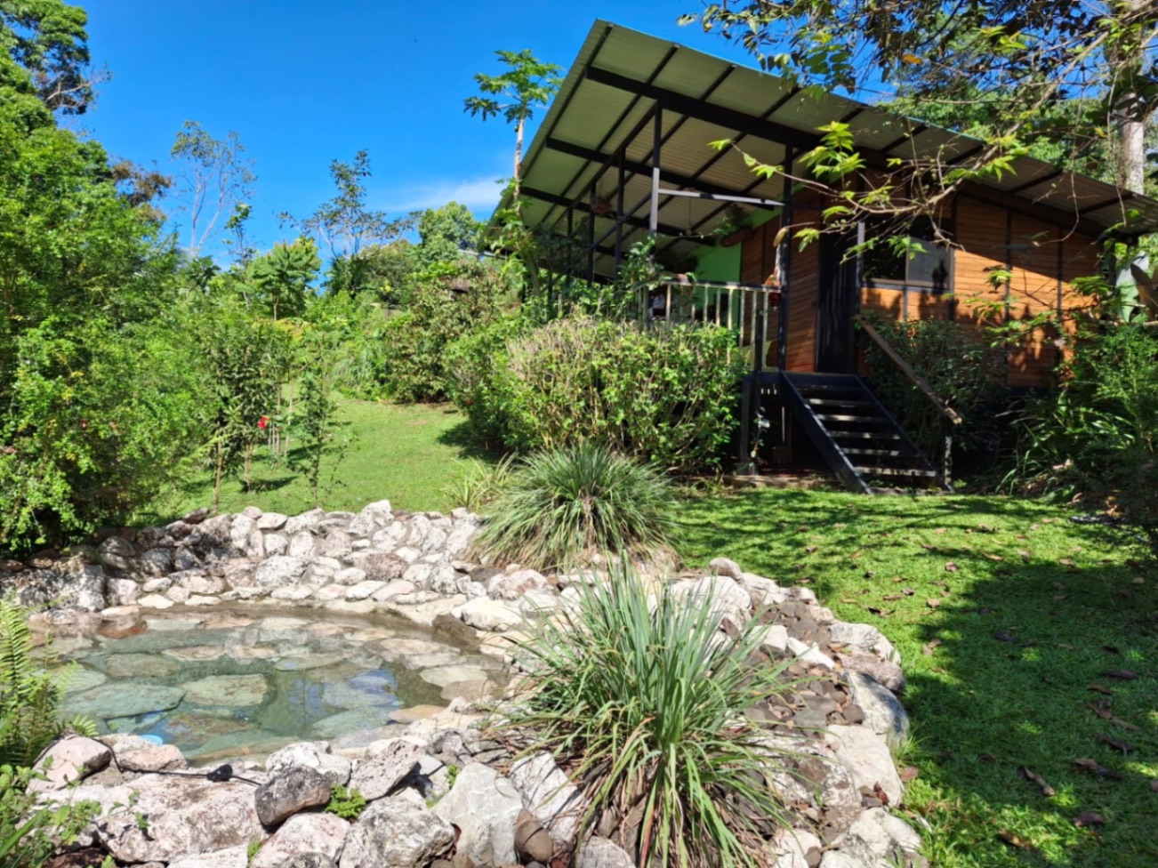 VENTA DIRECTA - Quinta Eco-Sustentable 1.5ha - Llave En Mano Con Río Y 3 Casas 
