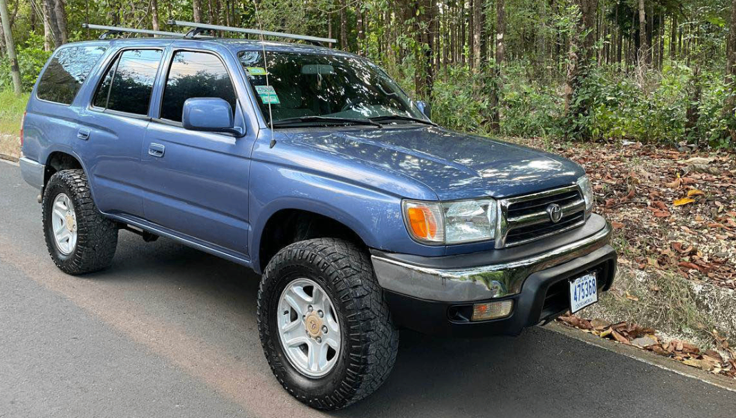 Toyota 4Runner 1999 Turbo Diésel en Venta – 7 Pasajeros - Tamarindo