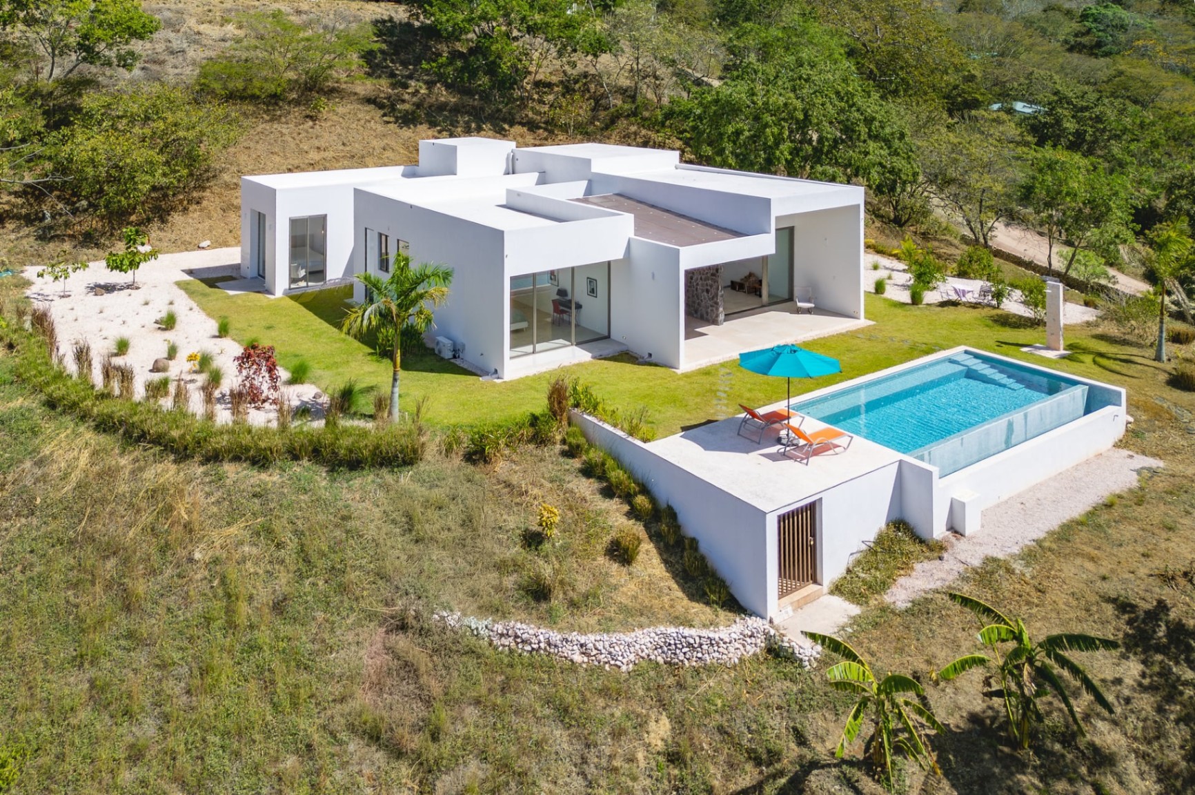 Villa llave en mano, lujo rodeado de naturaleza