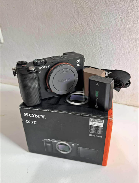 Sony A7C Full Frame con lente 50mm – como nueva – Jacó Costa Rica
