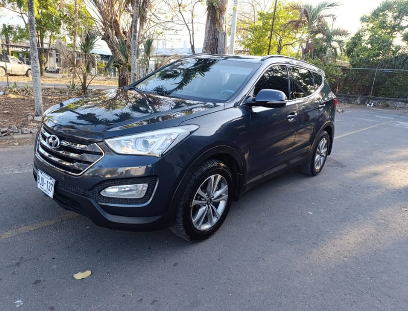 Hyundai Santa Fe 4x4 2016 7 Pasajeros en Cobano Costa Rica