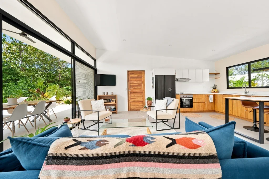 VILLA CALMA | RESIDENCIA CONTEMPORÁNEA CON PISCINA PRIVADA