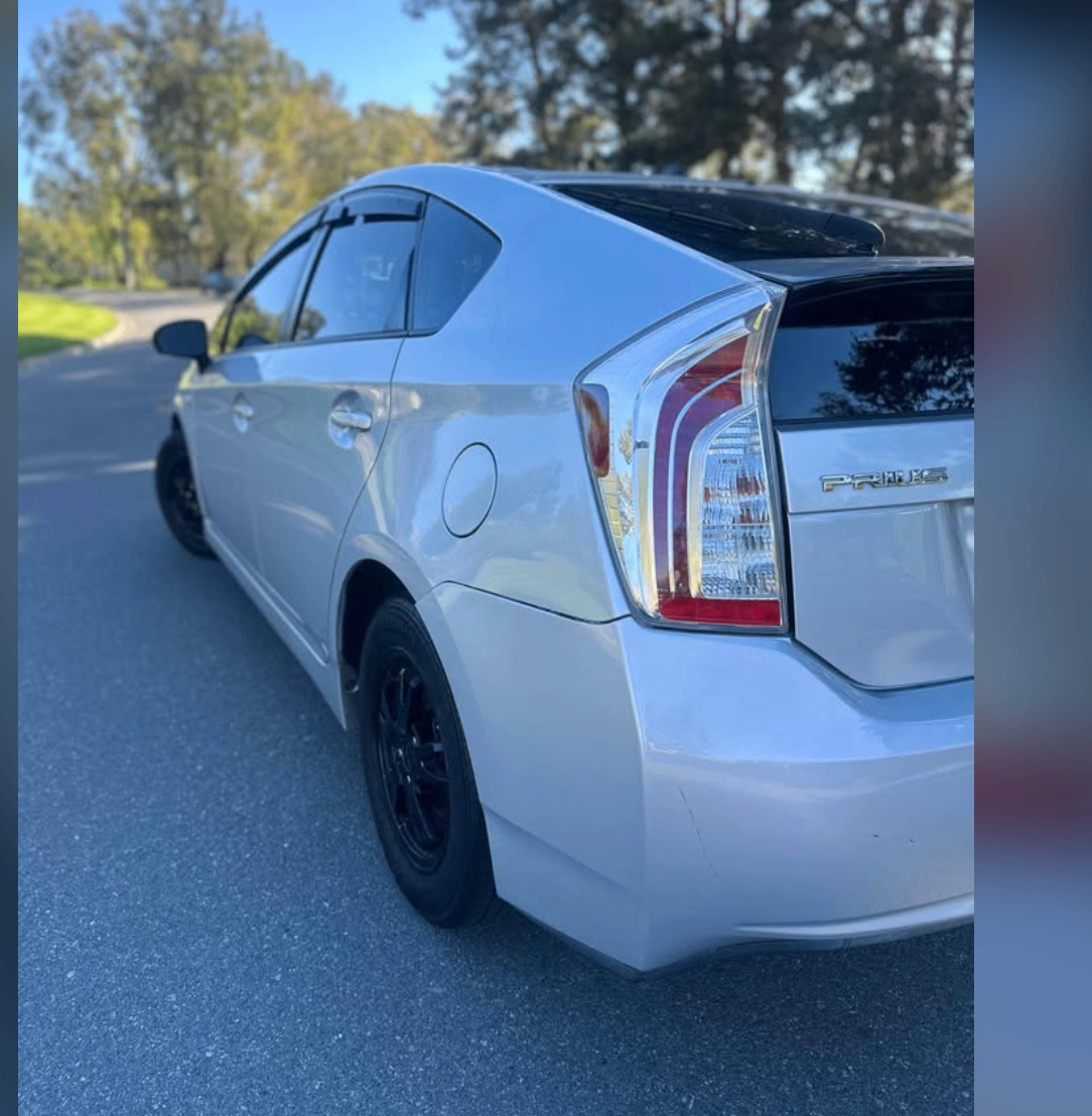 🚗 Toyota Prius II 2015 Hatchback – Económico y Confiable - Santa Ana