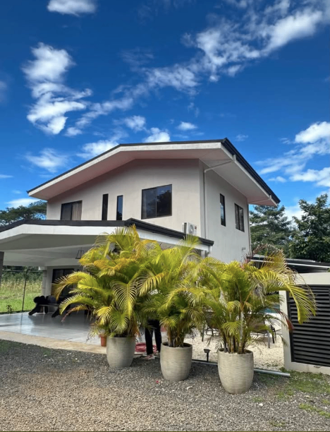 Casa vacacional con piscina privada 5 habitaciones – cerca de Jacó CR