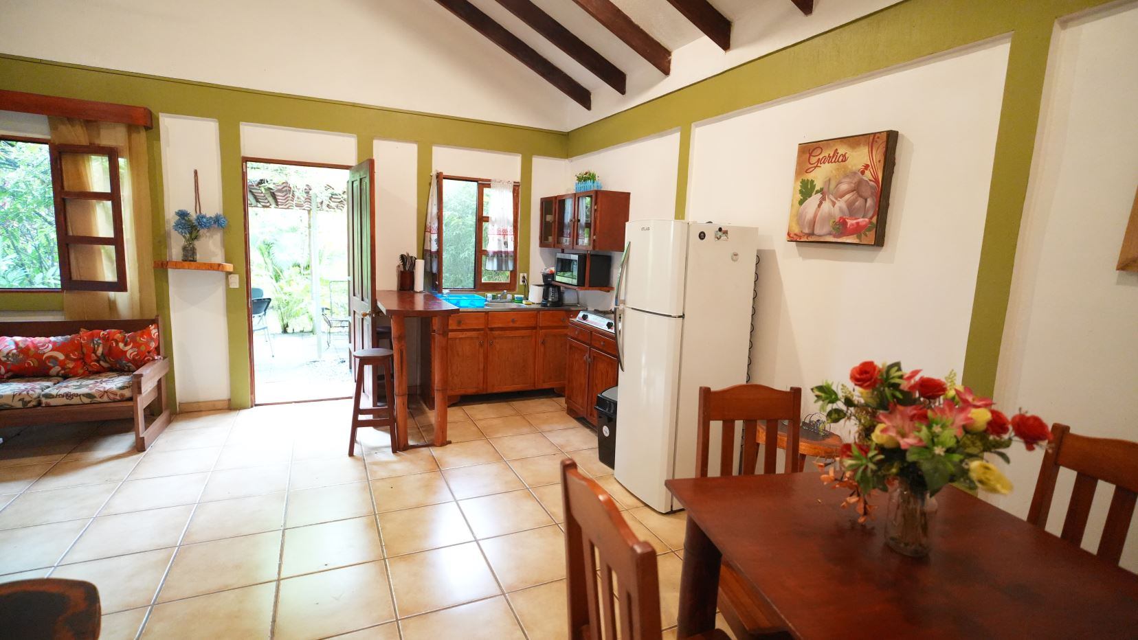 Finca con 3 Cabinas en Venta cerca de Dominical | 2 Hectáreas