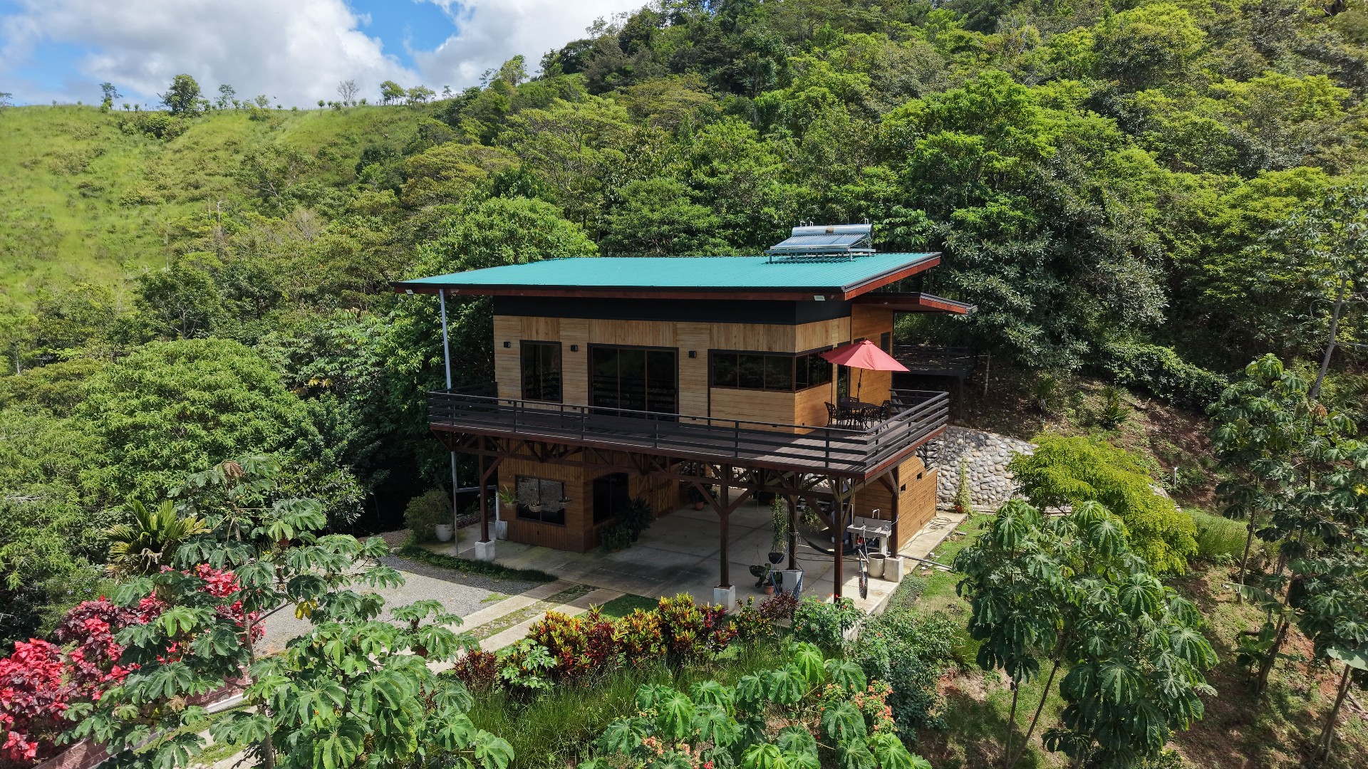 VENTA DE FINCA DE 1 HECTAREA CON CASA, RANCHO Y PISCINA EN LA GUARIA, 