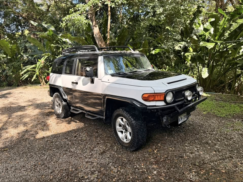 Toyota FJ Cruiser 2007 4x4 V6 4.0 – 83 mil millas – excelente estado
