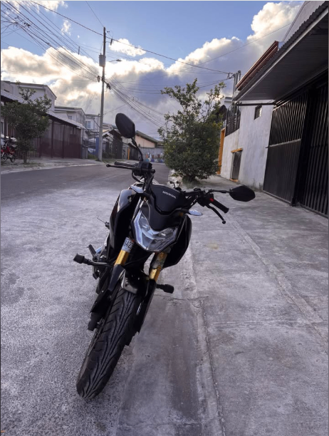 Cambio Honda CB190R 2017 + dinero por moto de mayor cilindrada – Jacó 
