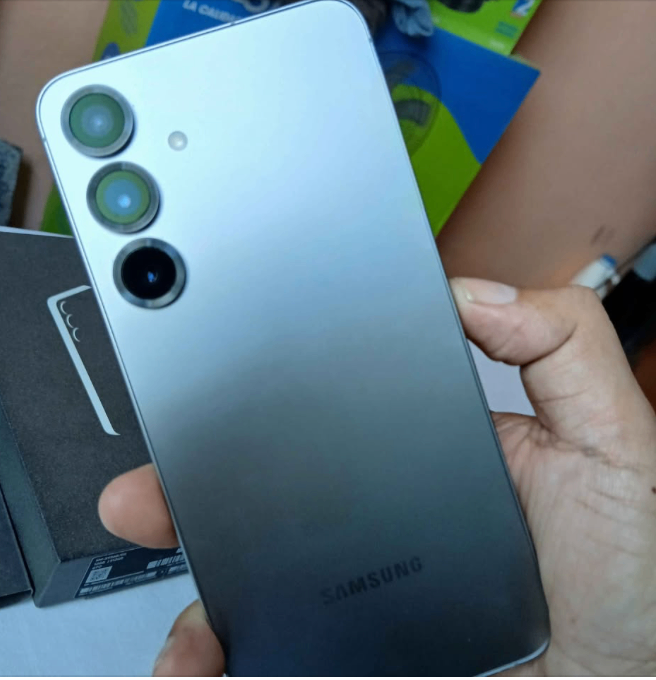 Samsung Galaxy S25 Plus 512GB / 12GB RAM - Tamarindo