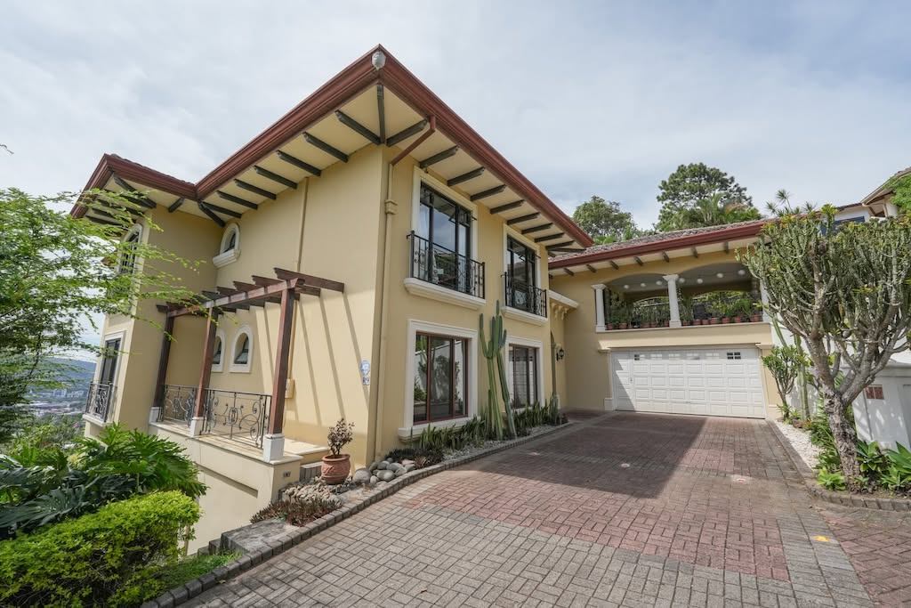 Luxury Apartment for Rent in Villa Real Santa Ana, Costa Rica