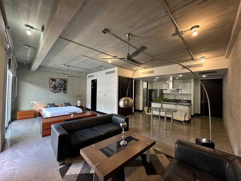 Loft en alquiler Avenida Escazú Costa Rica moderno amueblado
