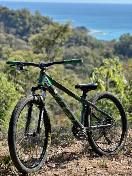 Bicicleta GW Raven 2025 stunt – como nueva – Cóbano