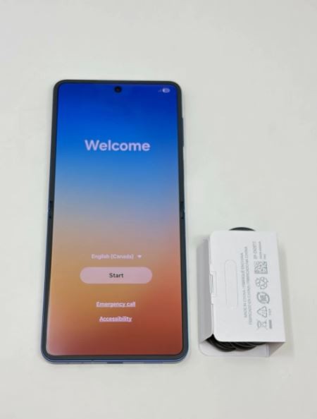Samsung Galaxy Z Flip7 (SM-F766W) - 256GB Unlocked Blue