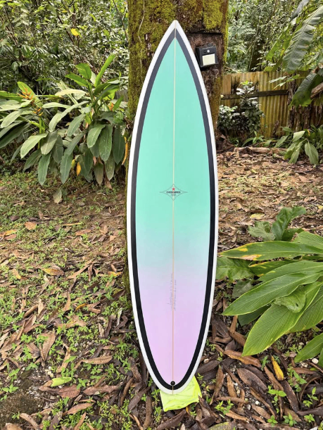 Tabla de surf Cheboards Brutal V2 6’2 – nueva + accesorios – Cóbano