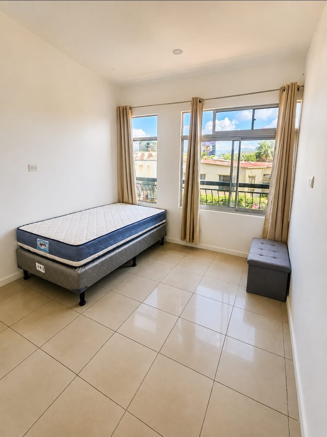 Dorm Moderno en alquiler en Barrio Dent, San Pedro (Baño Privado) 
