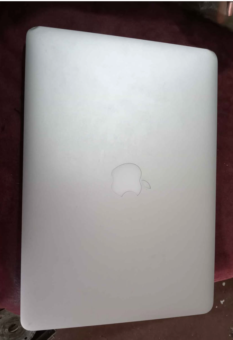 MacBook Air en Venta – Para Revisar / Sin Cargador - San José