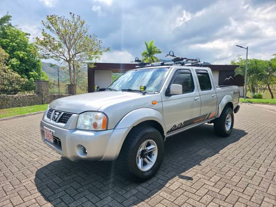 Nissan Frontier 2011 4x4 turbo diesel en venta Costa Rica