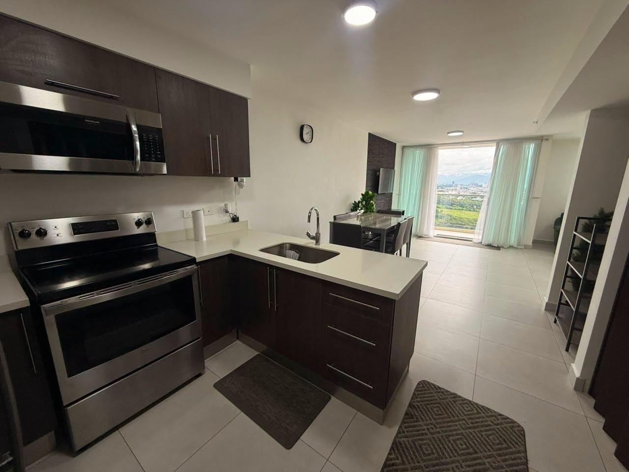 Apartamento amueblado en alquiler en Condominio Altamira Heredia 