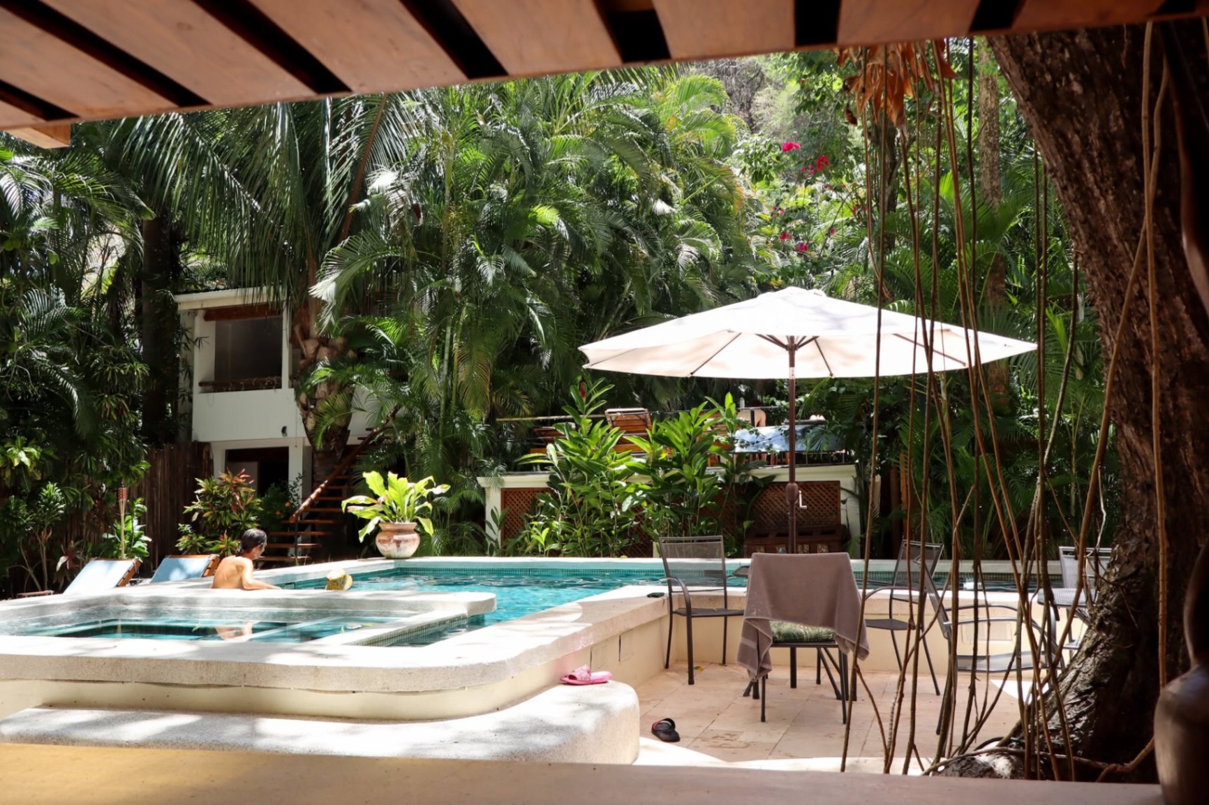 🌴✨ **DREAMCATCHER HOTEL – SANTA TERESA** ✨🌴