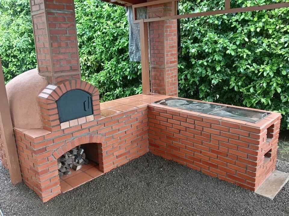 Construcción de hornos, parrillas y cocinas de ladrillo a medida